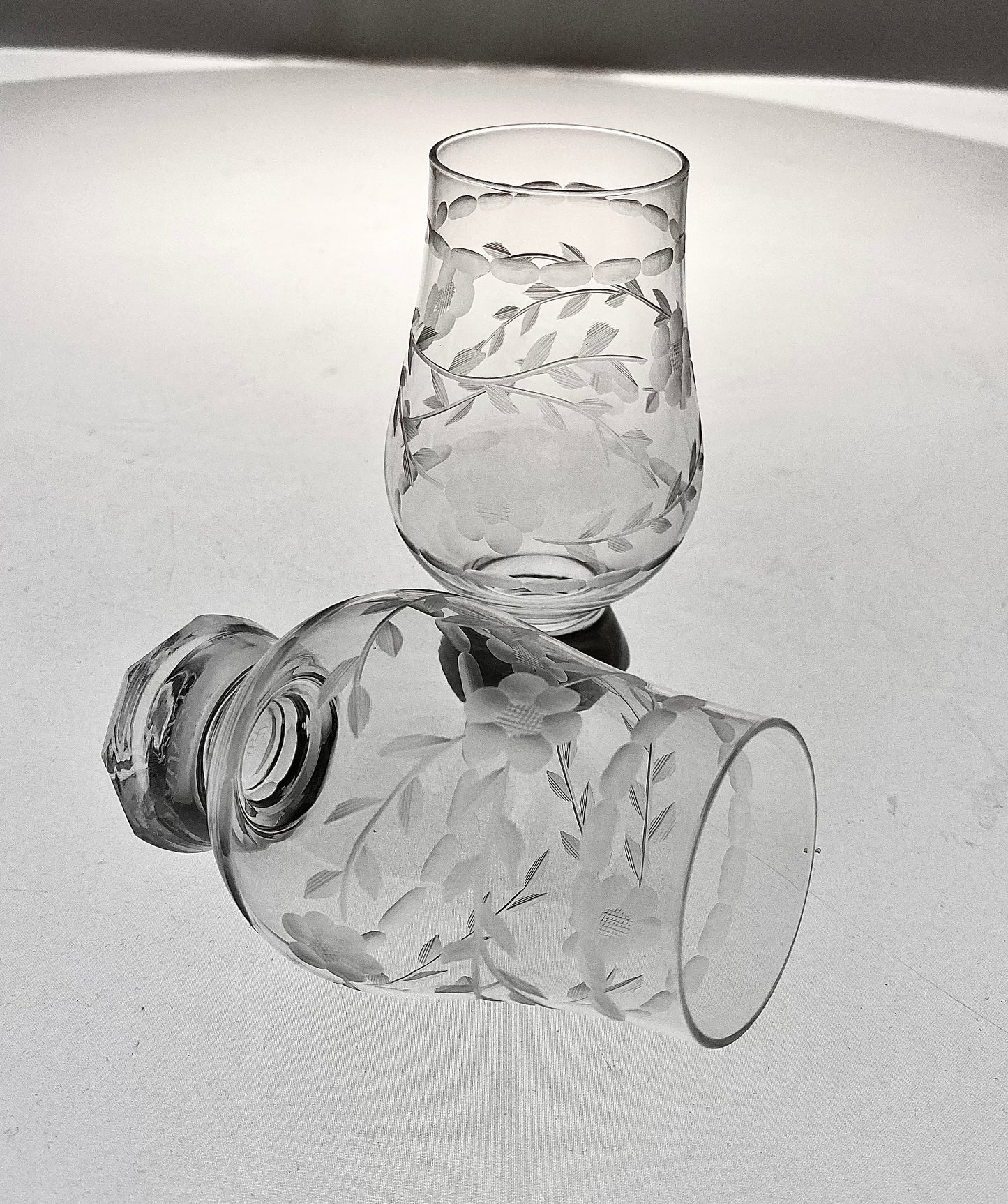 "Botanical Buzz" Glencairn glass