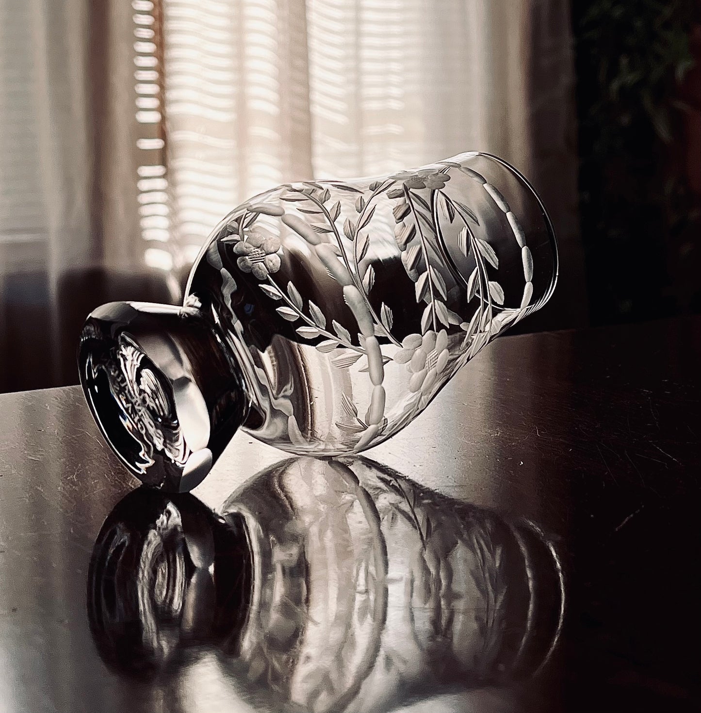 "Botanical Buzz" Glencairn glass