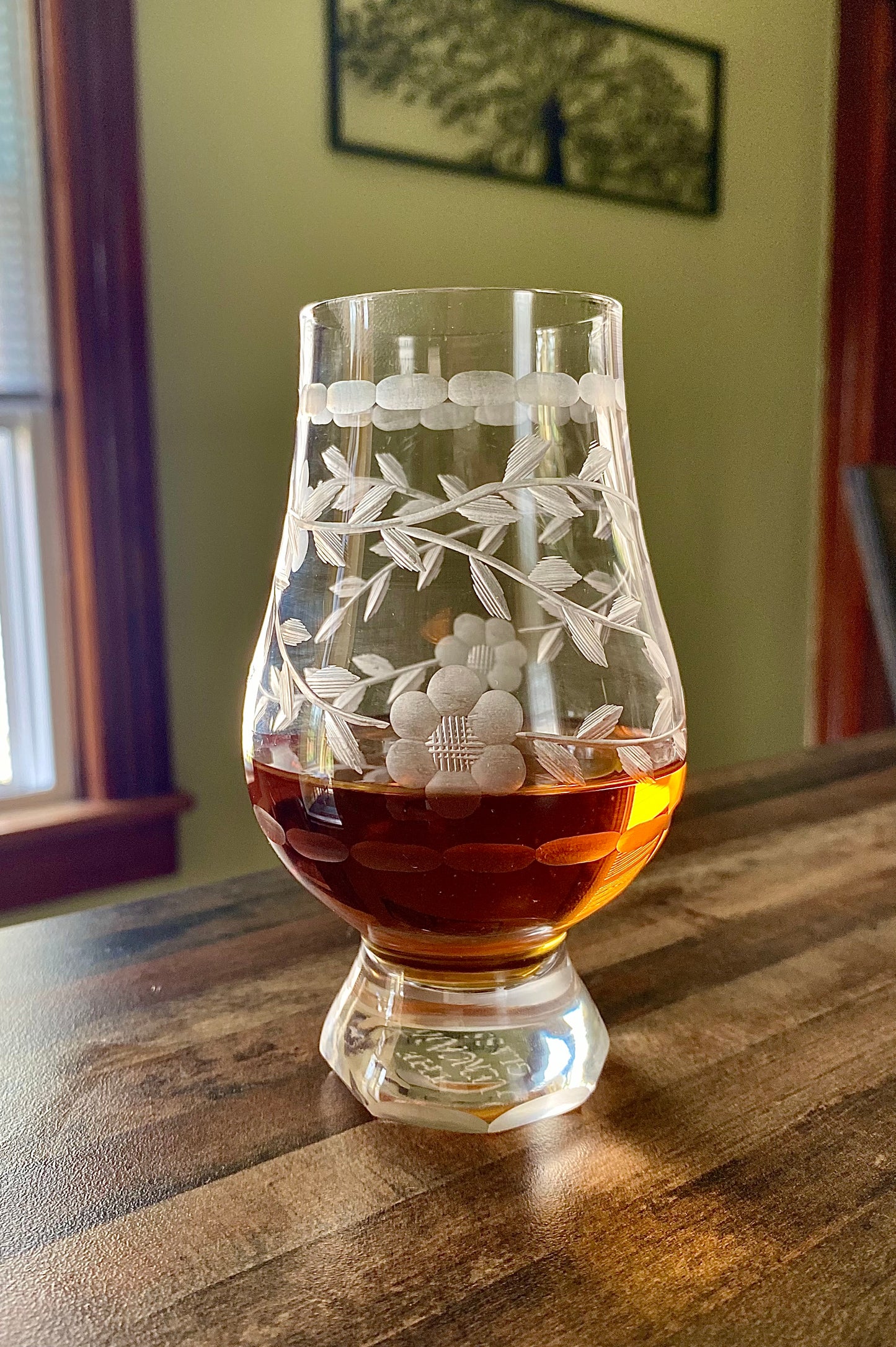 "Botanical Buzz" Glencairn glass